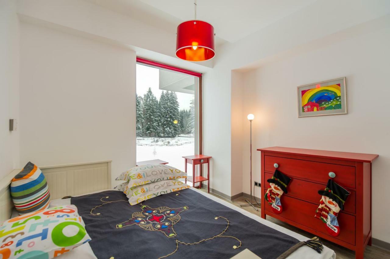 Charming 3-Bedroom Apartment ポイアナ・ブラショフ エクステリア 写真